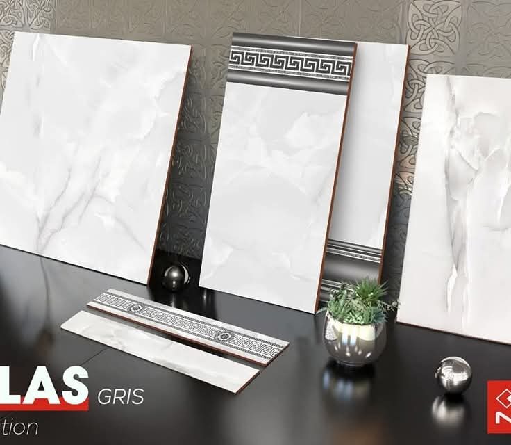 Faïence  Atlas - sous-bassement 30x65cm-Gris -avec lisière et plinthe intégrée .