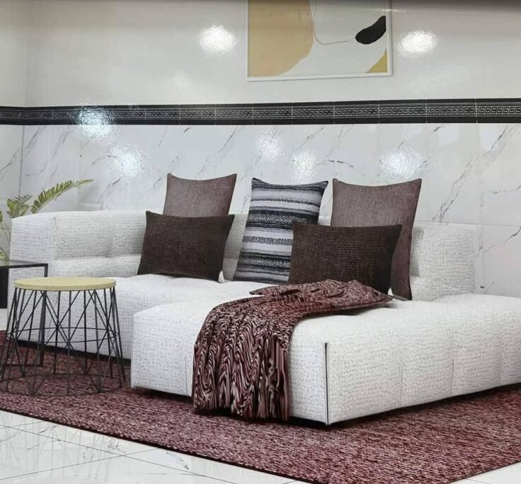 Faïence Oscar - sous-bassement 30x65cm-Blanc marbré -avec lisière et plinthe intégrée . – Image 3