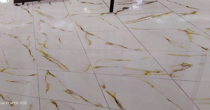 Dalle de sol Marbella Blanc marbré -45x45cm-Brillante – Image 5