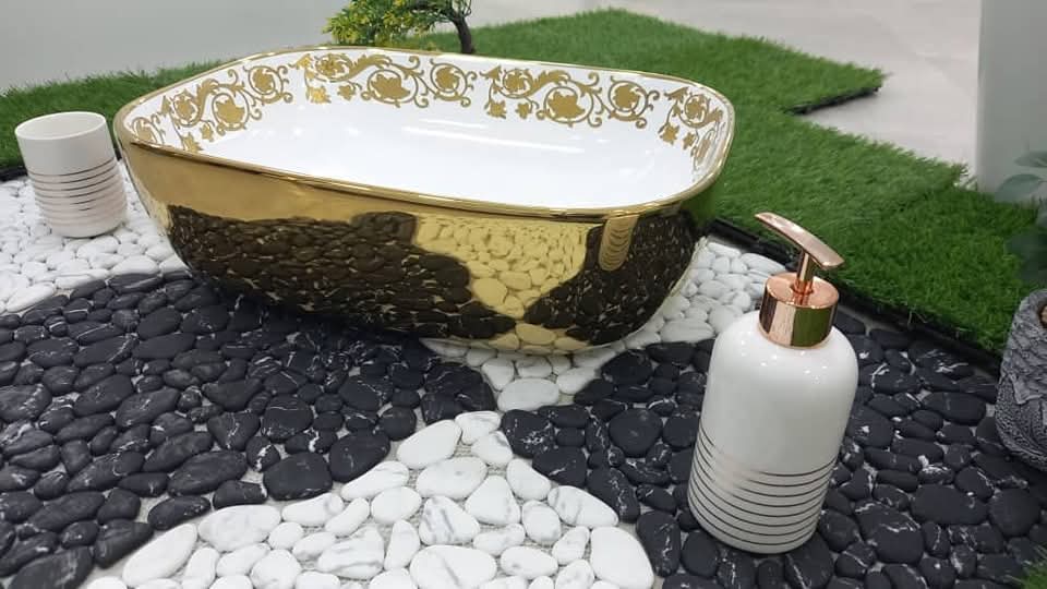 Vasque Suspendu Doré - Design Moderne & Élégance Minimaliste . – Image 4