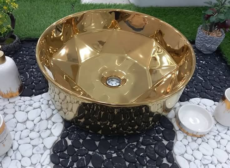 Vasque Suspendu Doré - Design Moderne & Élégance Minimaliste .